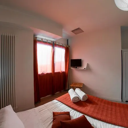 Main Street * Verona